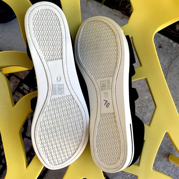 New Eileen Fisher Black Suede zip back strappy sandals US Size 7 M - Picture 8 of 10